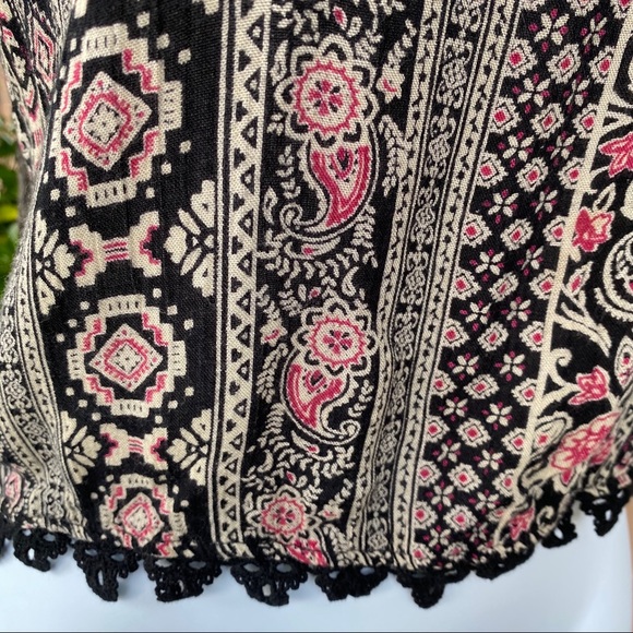 Forever 21 Paisley Pattern Lace Loose Blouse - Picture 2 of 6